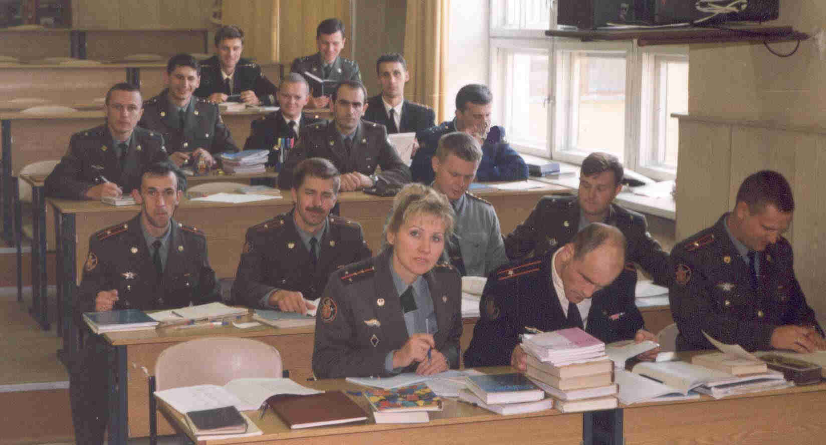 Слушатели военно-педагогического факультета обучающиеся по специальности "психология" (2000 год)